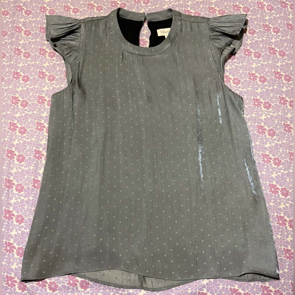 Women’s Dot-Textured Flutter Sleeve Blouse in Gray